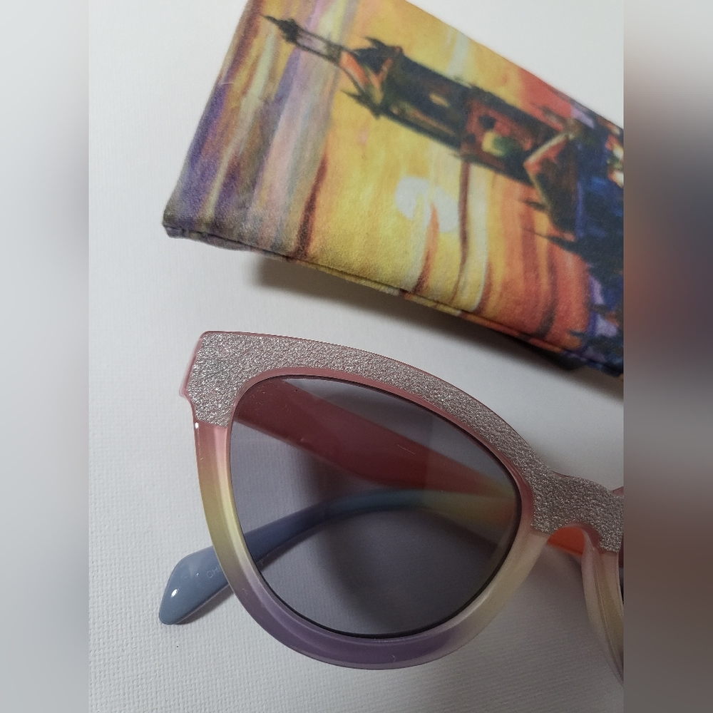 SUNGLASSES &  With Matching Case - Picture 10 of 16